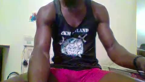 Snapshot of sneaky_link2 chatting on 02-04-25, 12:00 papi online show from 02-04-25, 12:00