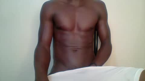 Snapshot of sneaky_link2 chatting on 03-06-25, 05:46 papi online show from 03-06-25, 05:46