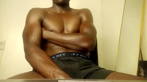 Snapshot of sneaky_link2 chatting on 11-18-25, 08:30 papi online show from 11-18-25, 08:30