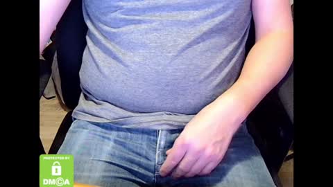 Snapshot of sneakybill82 chatting on 12-29-24, 05:44 Sneakybill online show from 12-29-24, 05:44