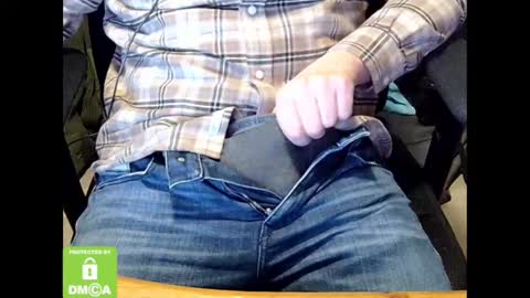 Snapshot of sneakybill82 chatting on 02-17-25, 09:52 Sneakybill online show from 02-17-25, 09:52