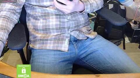 Snapshot of sneakybill82 chatting on 03-07-25, 07:52 Sneakybill online show from 03-07-25, 07:52