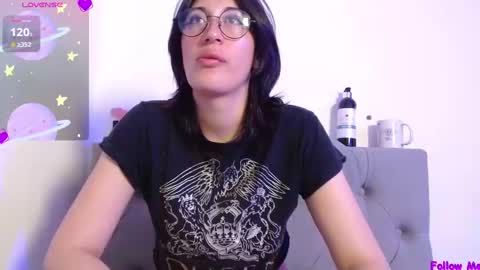 IG     OF red moonn online show from 02-03-25, 11:53