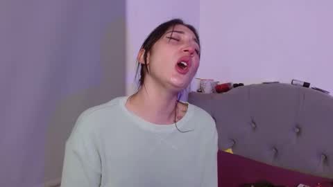 IG     OF red moonn online show from 09-19-25, 04:58