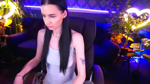 snow_whiteeex online show from 01-09-25, 02:07