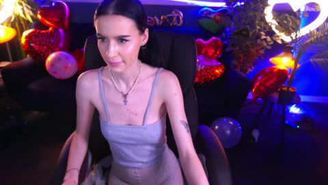 snow_whiteeex online show from 02-05-25, 05:31