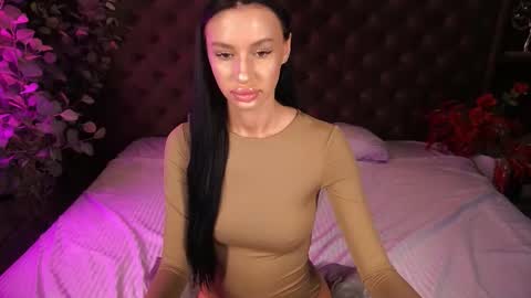 snow_whiteeex online show from 10-08-25, 06:44