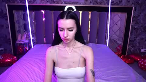 snow_whiteeex online show from 02-18-26, 06:42