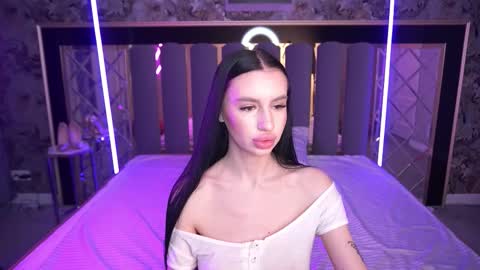 snow_whiteeex online show from 03-22-26, 06:39