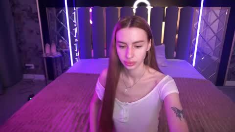 snow_whiteeex online show from 05-17-26, 05:27