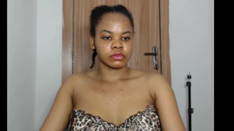 Snapshot of snowdrop5 chatting on 01-08-25, 12:47 snowdrop5 online show from 01-08-25, 12:47
