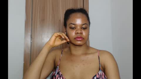 Snapshot of snowdrop5 chatting on 01-12-25, 01:21 snowdrop5 online show from 01-12-25, 01:21