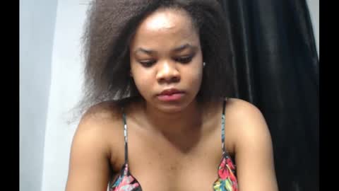Snapshot of snowdrop5 chatting on 01-17-25, 01:15 snowdrop5 online show from 01-17-25, 01:15