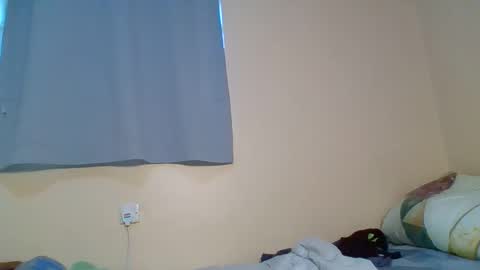 Snapshot of snowie_eyes chatting on 11-14-25, 01:32 Snowie eyes online show from 11-14-25, 01:32