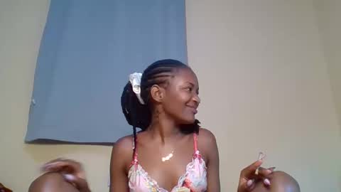 Snapshot of snowie_eyes chatting on 11-24-25, 12:54 Snowie eyes online show from 11-24-25, 12:54