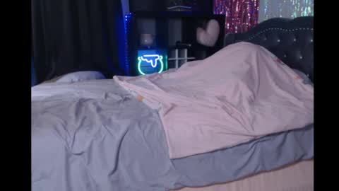 Snowie Rose online show from 04-21-26, 01:42