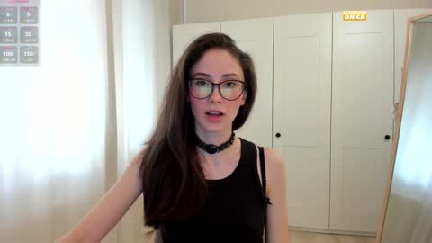 Snapshot of snowww_white chatting on 10-10-25, 11:53 Ann online show from 10-10-25, 11:53