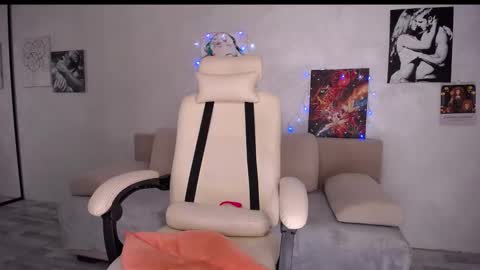 Snapshot of so_sexy_monna chatting on 12-04-24, 06:28 Monna online show from 12-04-24, 06:28