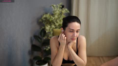 Snapshot of sochnogirls chatting on 01-04-25, 10:02 Yesenia online show from 01-04-25, 10:02