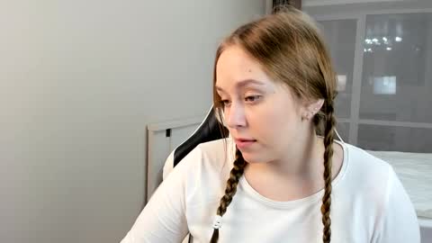 Sophy online show from 12-20-24, 01:14