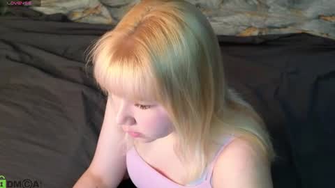 Snapshot of soffa_mitchell chatting on 06-28-26, 01:22 Soffa Mitchell online show from 06-28-26, 01:22