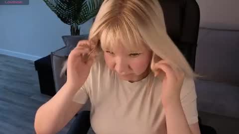 Snapshot of soffa_mitchell chatting on 06-29-26, 10:15 Soffa Mitchell online show from 06-29-26, 10:15