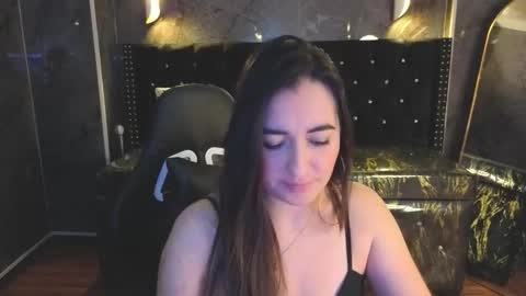 Snapshot of soffi_betacur_b chatting on 10-23-25, 03:06 soffi_betacur_b online show from 10-23-25, 03:06