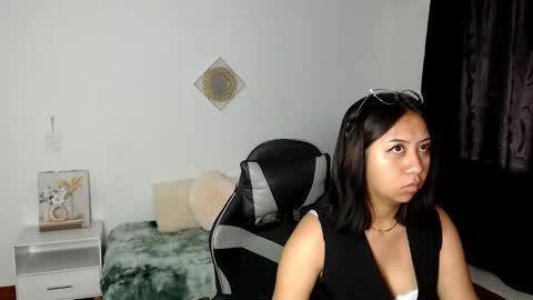 sofia online show from 10-12-25, 07:13