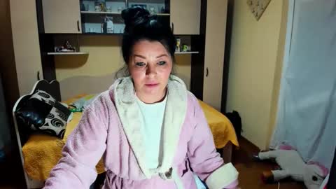 Soffy online show from 02-18-26, 05:03