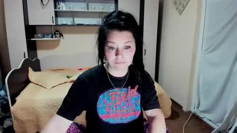 Snapshot of soffy_skye chatting on 05-06-26, 05:14 Soffy online show from 05-06-26, 05:14