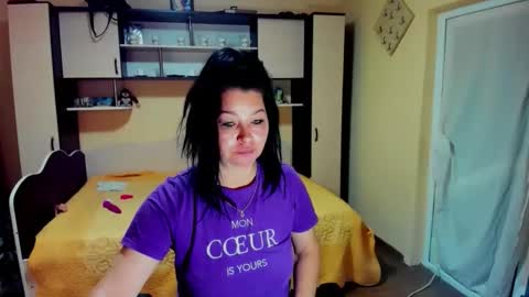 Snapshot of soffy_skye chatting on 05-18-26, 05:02 Soffy online show from 05-18-26, 05:02