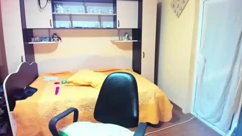 Snapshot of soffy_skye chatting on 05-19-26, 05:14 Soffy online show from 05-19-26, 05:14