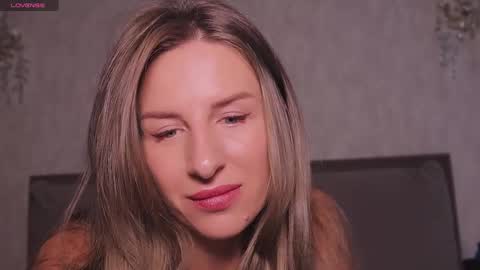 Snapshot of soffyasi chatting on 09-15-25, 08:03 soffyasi online show from 09-15-25, 08:03