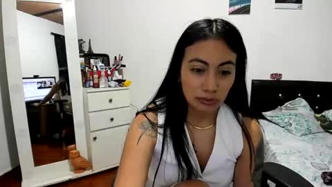Snapshot of sofhya_jay9 chatting on 01-27-25, 02:20 Evainked online show from 01-27-25, 02:20