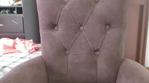 Sofa Castellanos online show from 05-14-26, 04:14