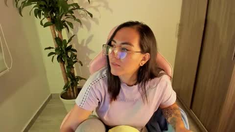 Sophie online show from 10-15-25, 02:33