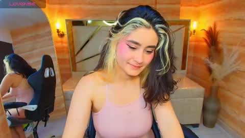 Snapshot of sofi_r_ chatting on 11-30-25, 01:26 sofi_r_ online show from 11-30-25, 01:26