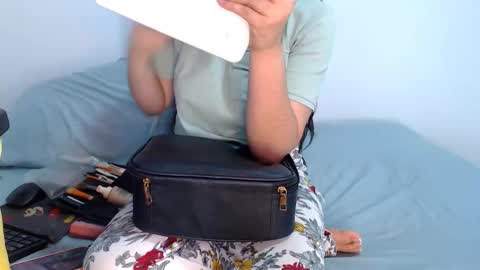 Snapshot of sofi_rojas1 chatting on 11-24-25, 01:05 sofi rojas online show from 11-24-25, 01:05