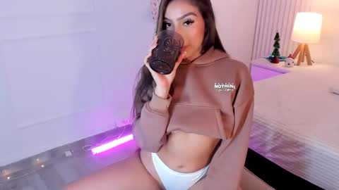 Sofi smith   online show from 12-23-24, 04:50