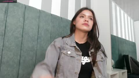 Sofi online show from 01-04-25, 01:31