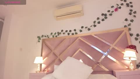 Snapshot of sofia_diiaz_ chatting on 12-13-24, 09:41 online show from 12-13-24, 09:41