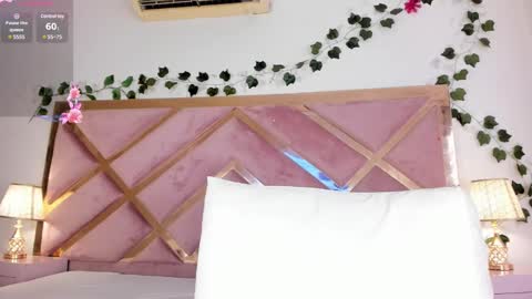 Snapshot of sofia_diiaz_ chatting on 01-21-25, 08:32 online show from 01-21-25, 08:32