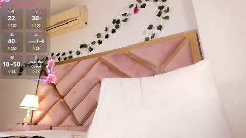 Snapshot of sofia_diiaz_ chatting on 01-31-25, 12:06 online show from 01-31-25, 12:06