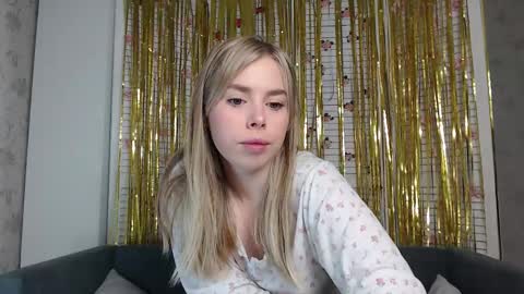 Sofia here online show from 01-12-26, 12:27
