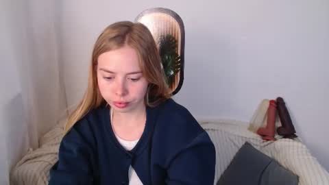 Sofia here online show from 06-10-26, 11:57