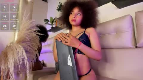 Snapshot of sofia_kay_ chatting on 11-29-25, 08:12 S O F I A online show from 11-29-25, 08:12