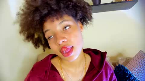 Snapshot of sofia_kay_ chatting on 05-19-26, 08:26 S O F I A online show from 05-19-26, 08:26