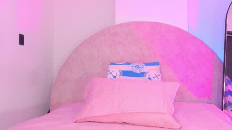 Snapshot of sofia_martinn chatting on 11-28-25, 03:20 Sofia online show from 11-28-25, 03:20