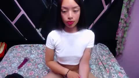 Snapshot of sofia_mirandaa chatting on 02-03-25, 02:13 sofia miranda online show from 02-03-25, 02:13