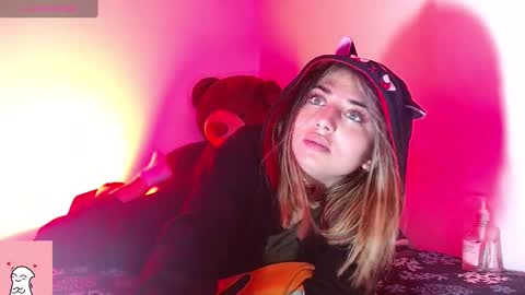 Snapshot of sofia_naughty18 chatting on 02-14-25, 09:13 Sofia Naughty18 online show from 02-14-25, 09:13